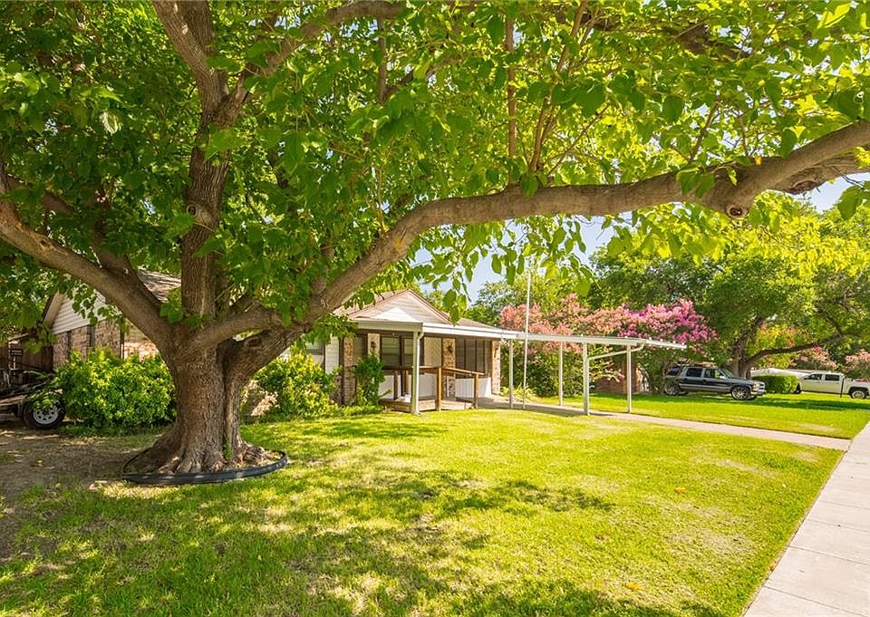 1st image of 3619 Emerald Dr