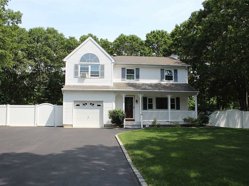 1st image of 15 Middle Island Ave