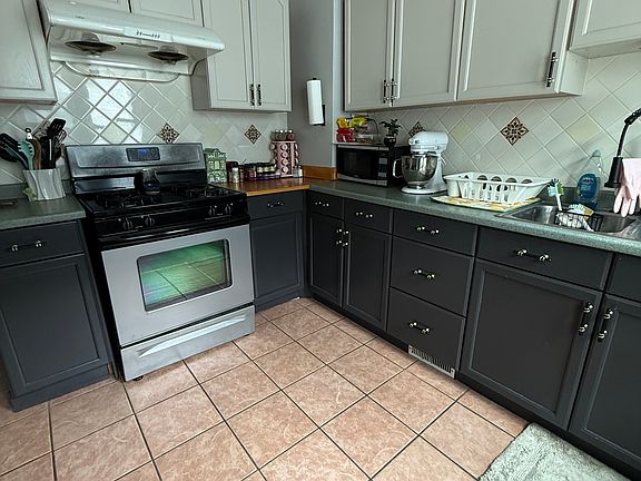 3rd image of 74 Sterling Ave #U