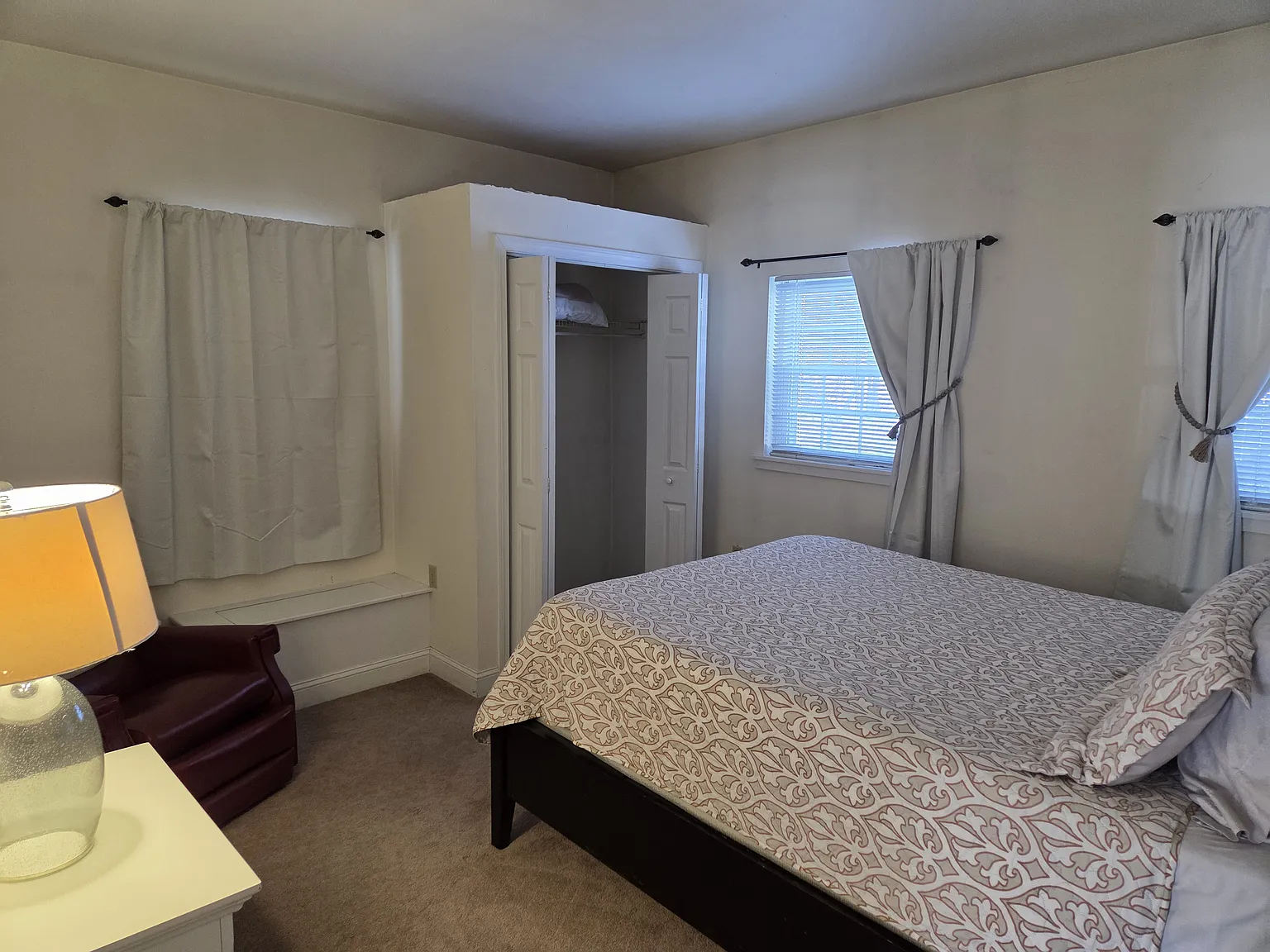 820 Lafayette Rd — Photo 3