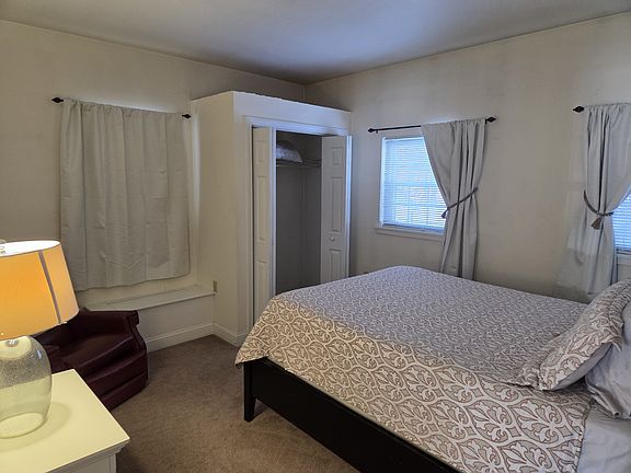 3rd image of 820 Lafayette Rd #C