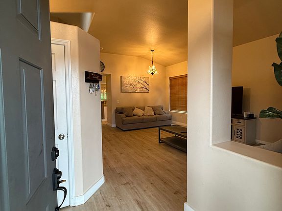3rd image of 13994 SW Uplands Dr