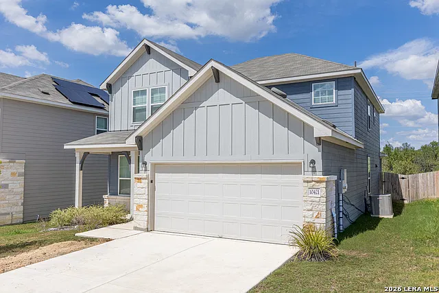 4 bed, 3.0 bath, 2595 sqft, $2,000 — Photo 2