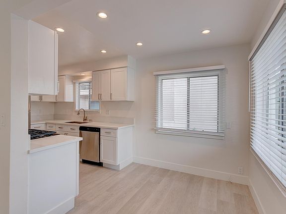 4th image of 1218 N Mansfield Ave #5