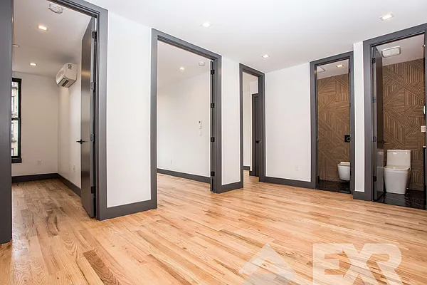 Rented by EXR | media 70