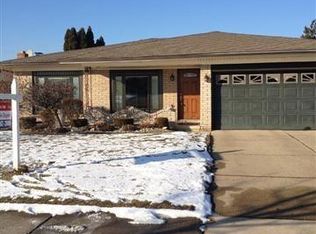 2443 Fox Hill Dr, Sterling Heights, MI 48310