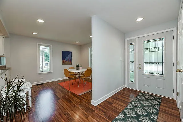 3 bed, 1856 sqft, $4,000 — Photo 2