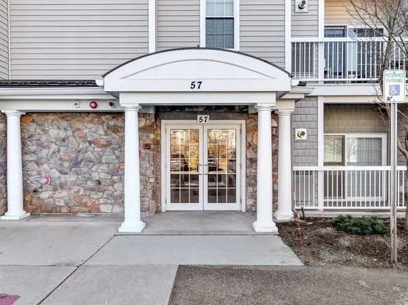 57 Augustus Ct Unit 2003, Reading, MA 01867