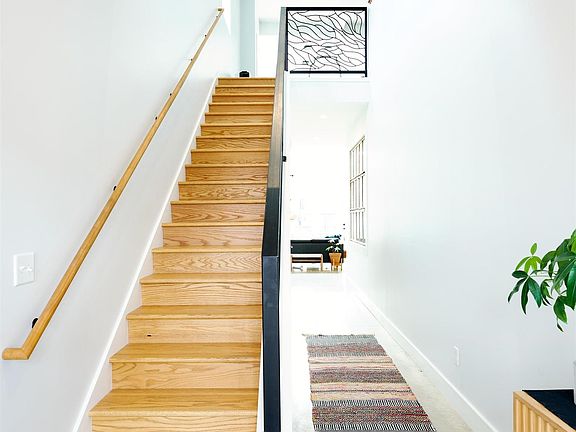 4th image of 717 Beatnik Ct