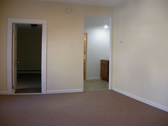 3rd image of 201-203 N Hyde Park Ave