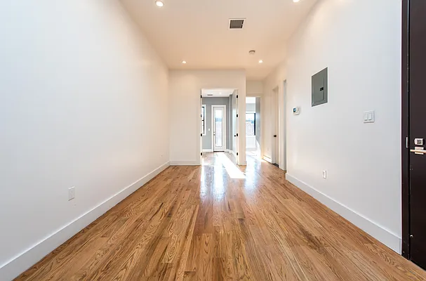 Rented by Nooklyn NYC LLC | media 57