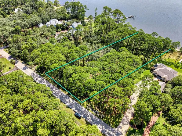 273 Magnolia Bay Dr, Eastpoint, FL 32328