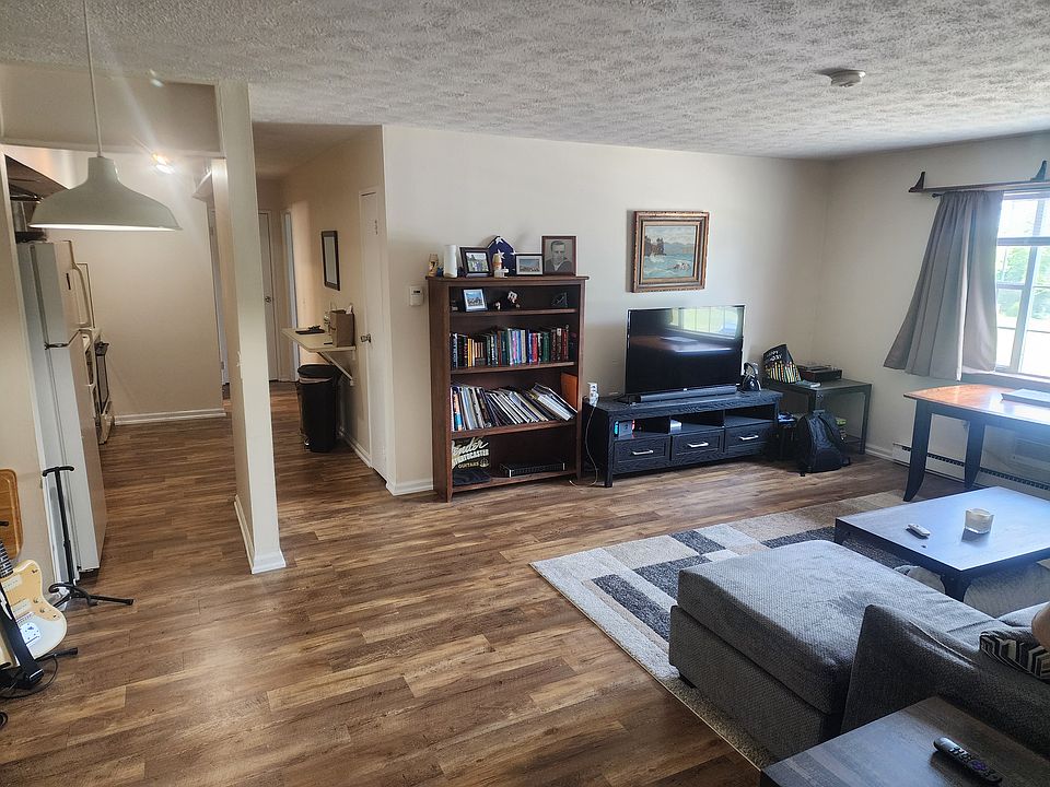 1st image of 73 Horse Pond Rd APT D