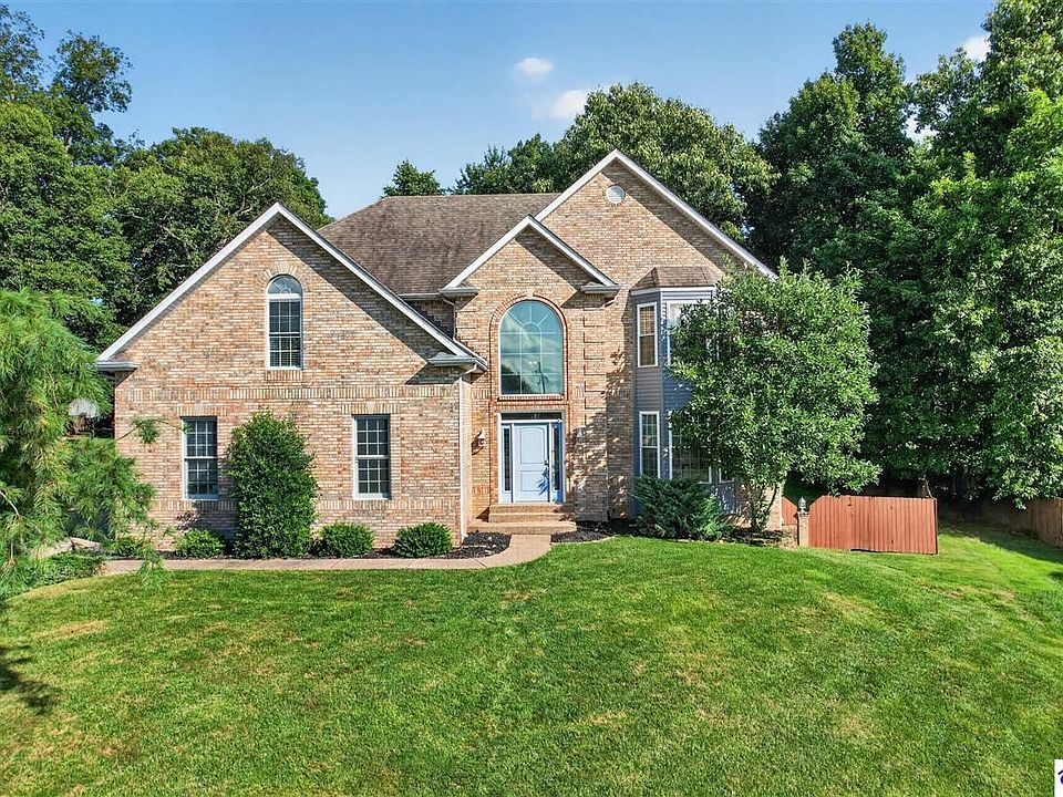 1st image of 106 Dover Ct