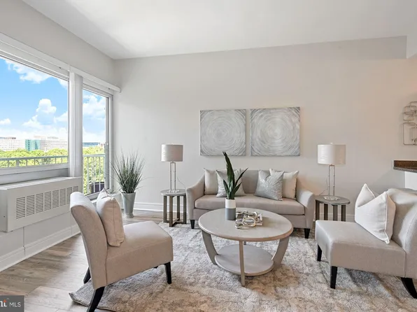 800 4th St SW APT S803, Washington, DC 20024
