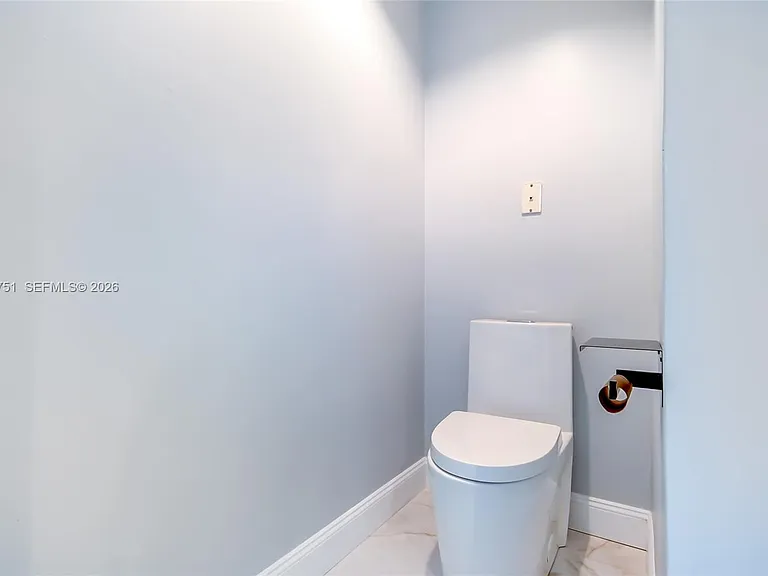 3105 NE 184th St #7201 — Photo 23