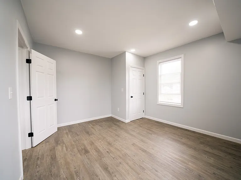 81 Birch St #3L — Photo 7
