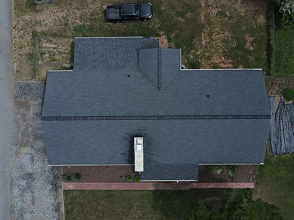 4th image of 3034 N Blackstock Rd
