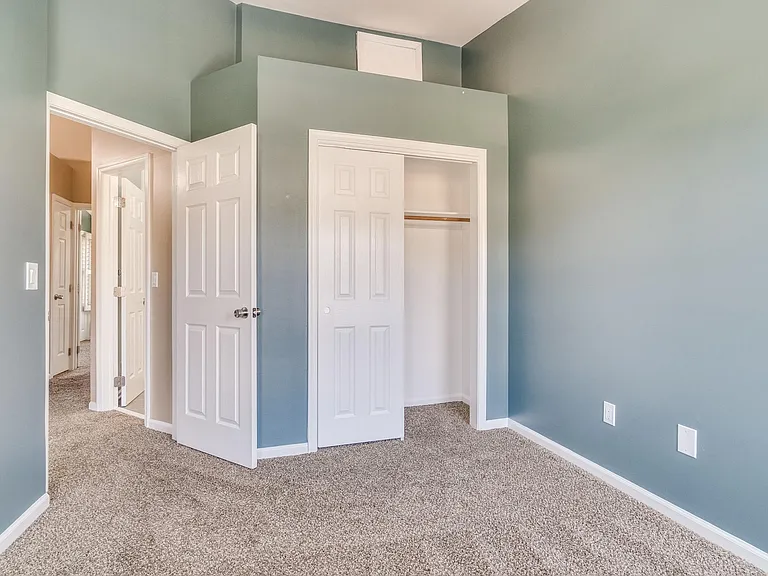 6412 Warren Point Ct — Photo 27