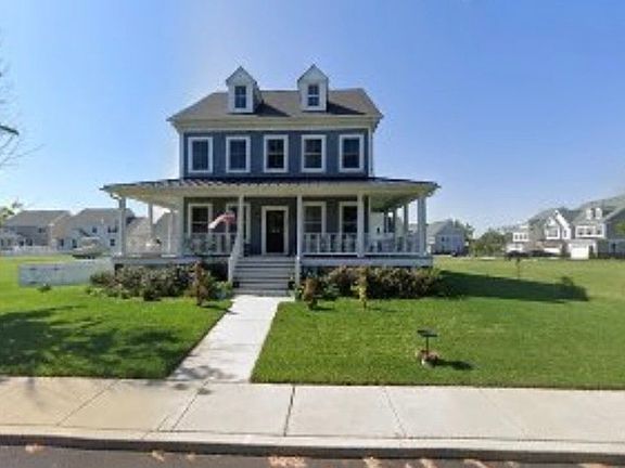 4th image of 1309 Officers Row
