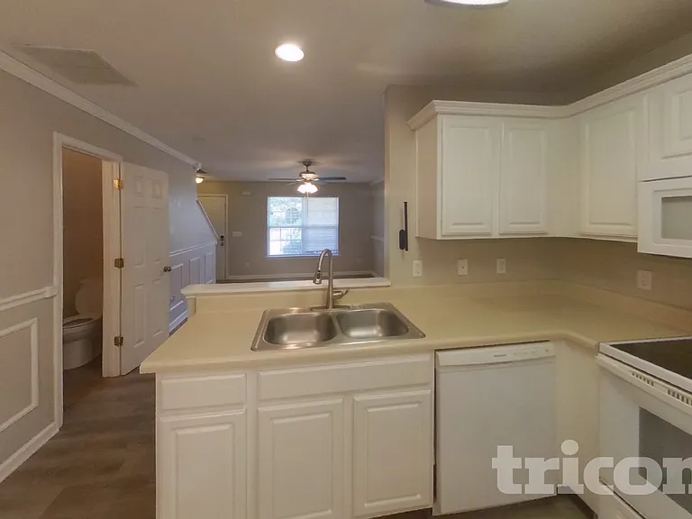 137 Lossie Ln — Photo 6