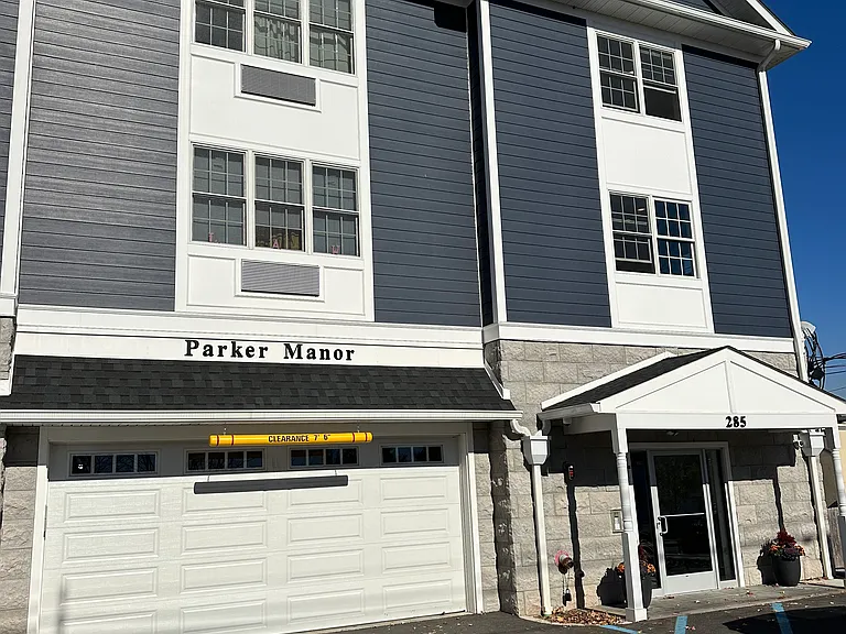 285 Parker Ave #3B — Photo 1