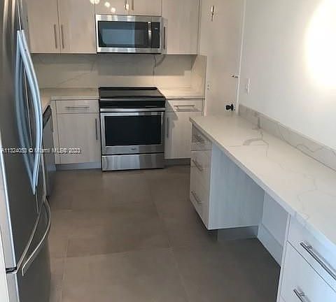 5th image of 90 Edgewater Dr APT 1225