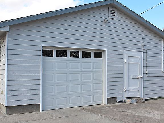 Garage and Shop/Cooler