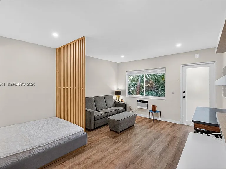 428 Collins Ave #10 — Photo 11