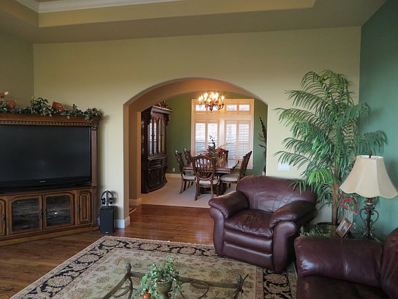3rd image of 12130 Mont Vista Dr