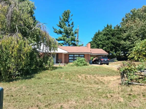 5533 Lee St, Dublin, VA 24084