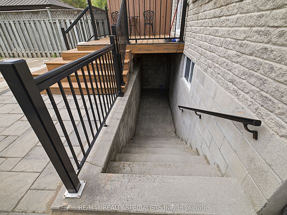 4th image of 1036 Caven St