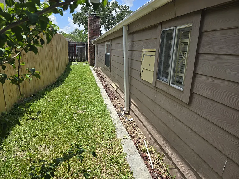 14327 Lorne Dr — Photo 10