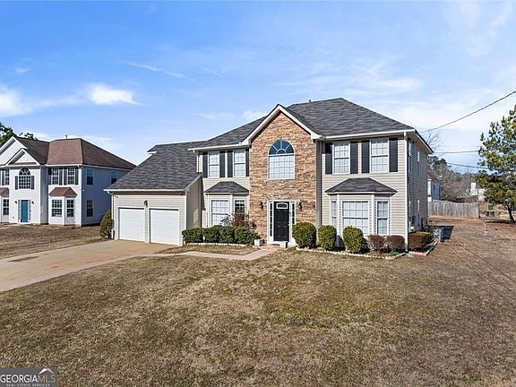 3rd image of 2320 Highbank Ct