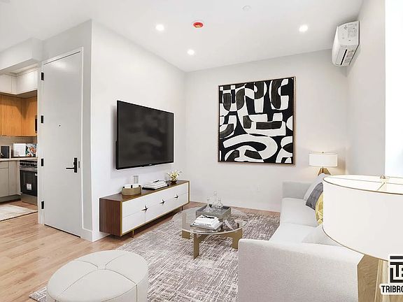 3rd image of 92 Manhattan Ave #3R