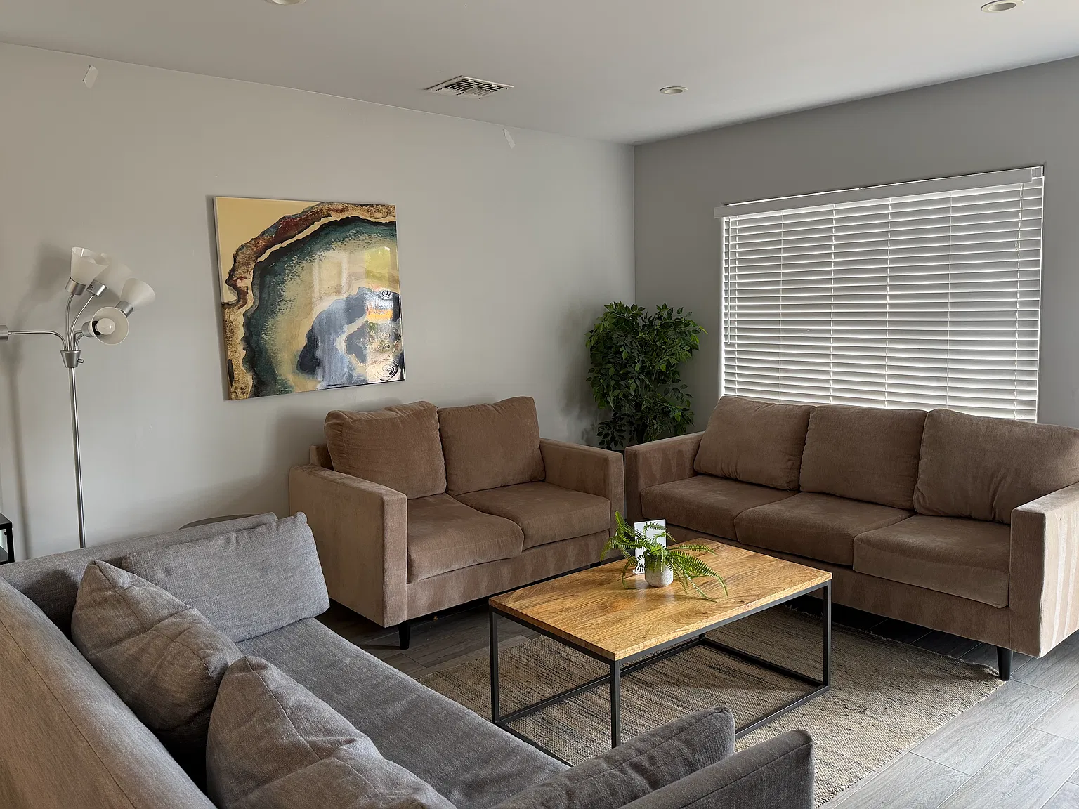 3 bed, 1148 sqft, $2,600 — Photo 4