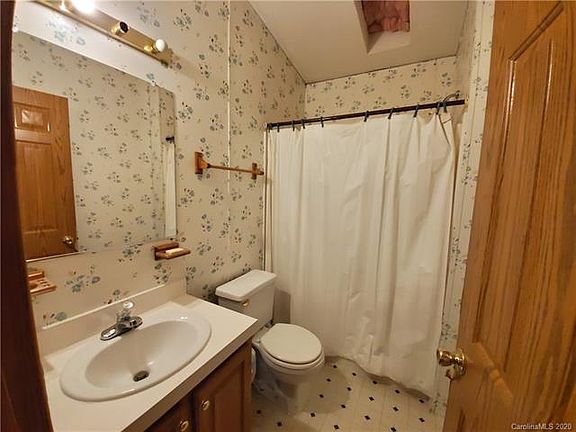 3rd image of 110 Crystal Bay Dr