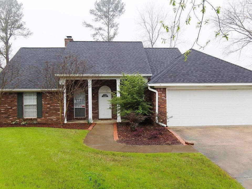 1st image of 209 Willow Bend Dr