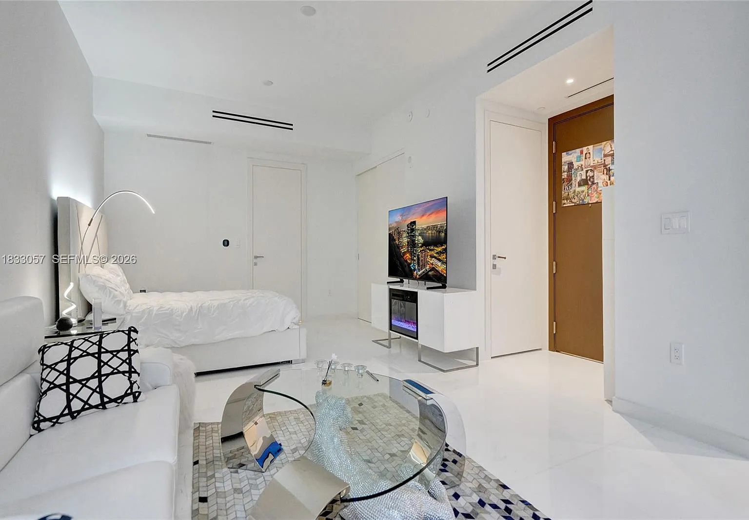 Aston Martin Residences — Photo 4