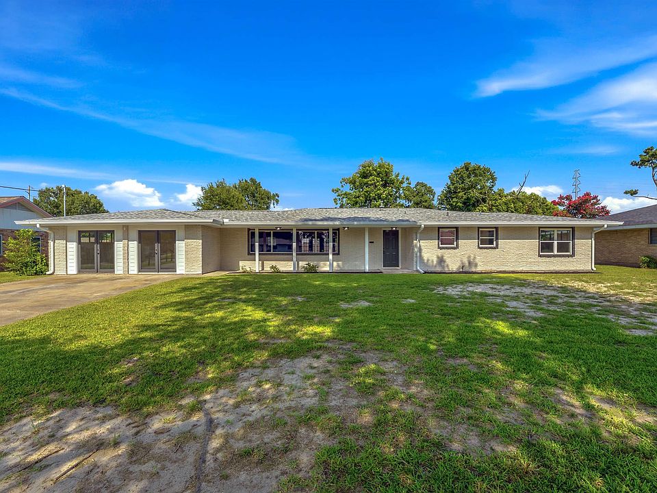 1st image of 4511 Young Ln