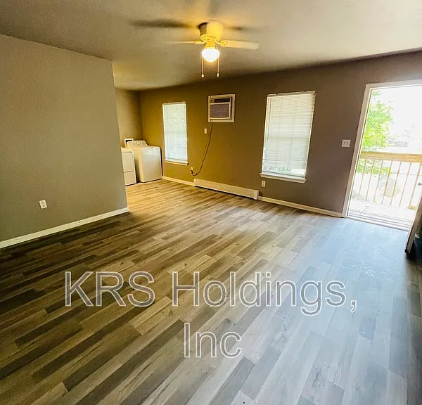 318 E Little Creek Rd #B — Photo 9