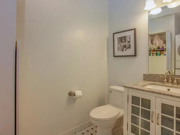 2040 Main St #105 — Photo 5