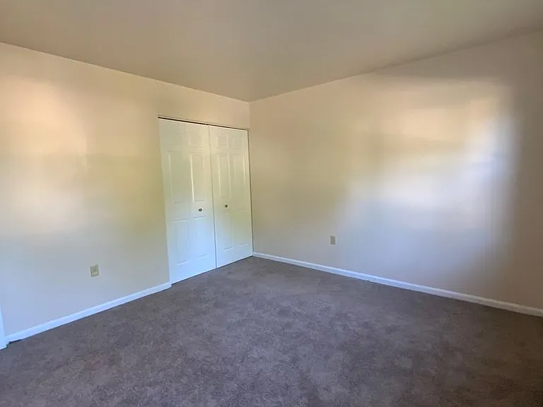 223 Cross Keys Dr — Photo 9