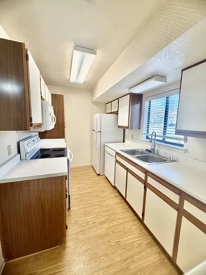 728 W San Antonio St #A — Photo 4