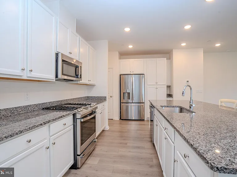 2601 American Pl — Photo 10