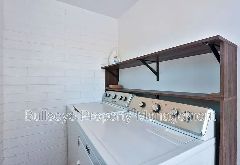 825 E Alice Ave #B — Photo 6