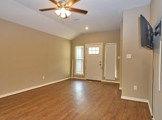 1807 Nuches Ln, Bryan, TX 77803