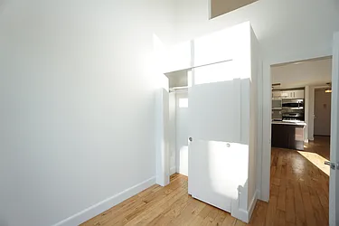 Rented by Rennit Inc.