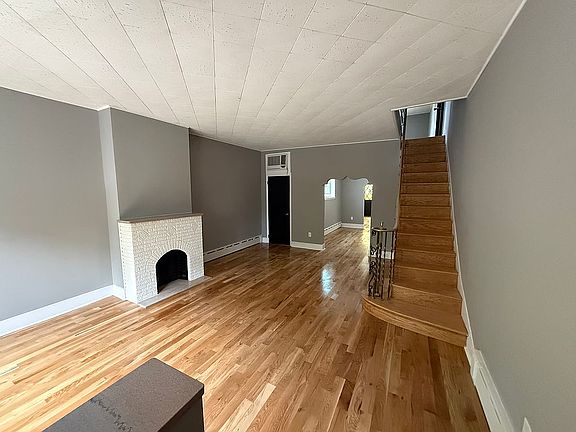 2nd image of 1306 Reed St
