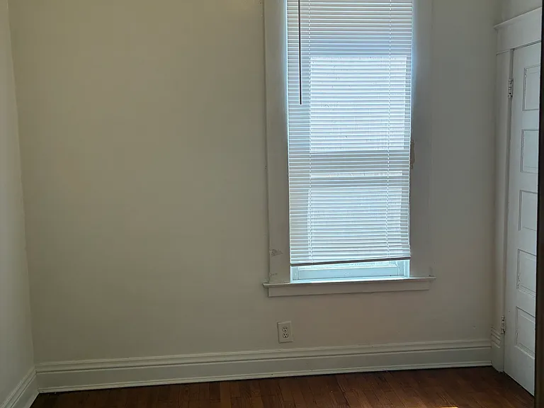 3228 Seneca St — Photo 9
